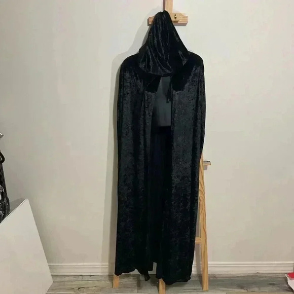 Spirit Halloween Costume Women’s Hooded Cape Long One size fits all Black - Picture 1 of 5